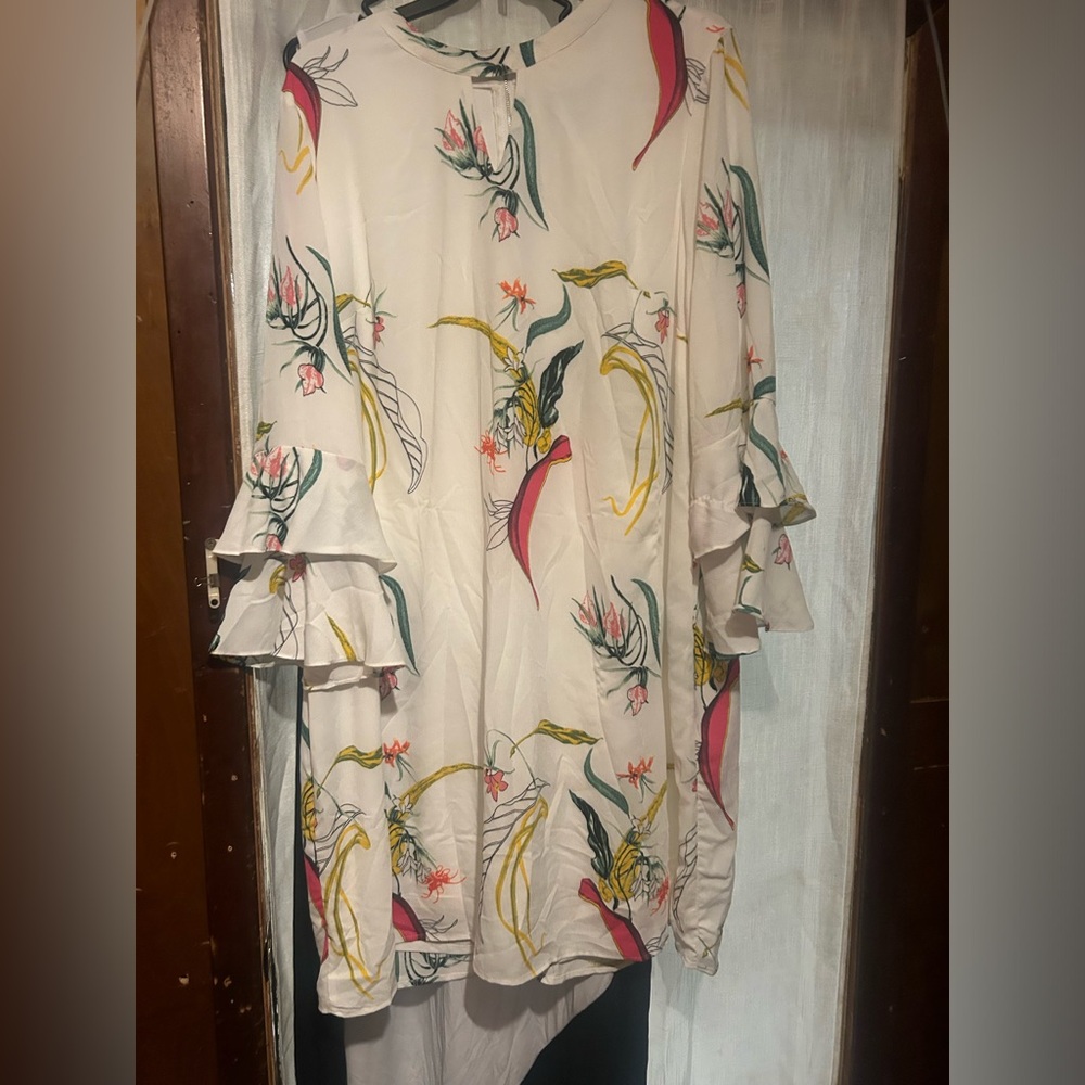 A lot of name brand clothes 2x-4x amazing material and quality.